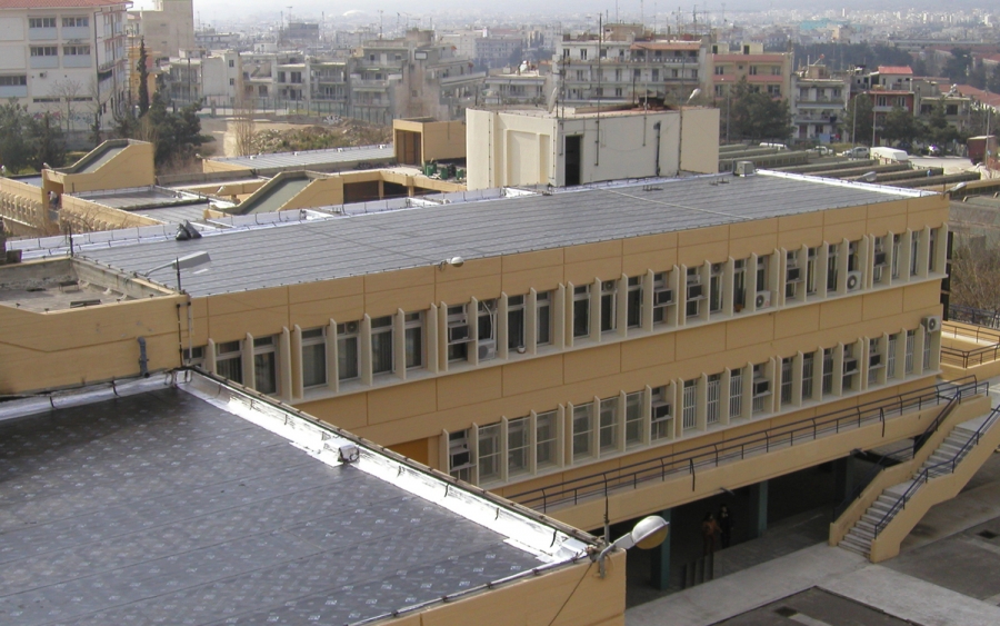 Αντικατάσταση μόνωσης και αποκατάσταση ζημιών στο συγκρότημα του Πολυκλαδικού Λυκείου Νεάπολης Θεσσαλονίκης